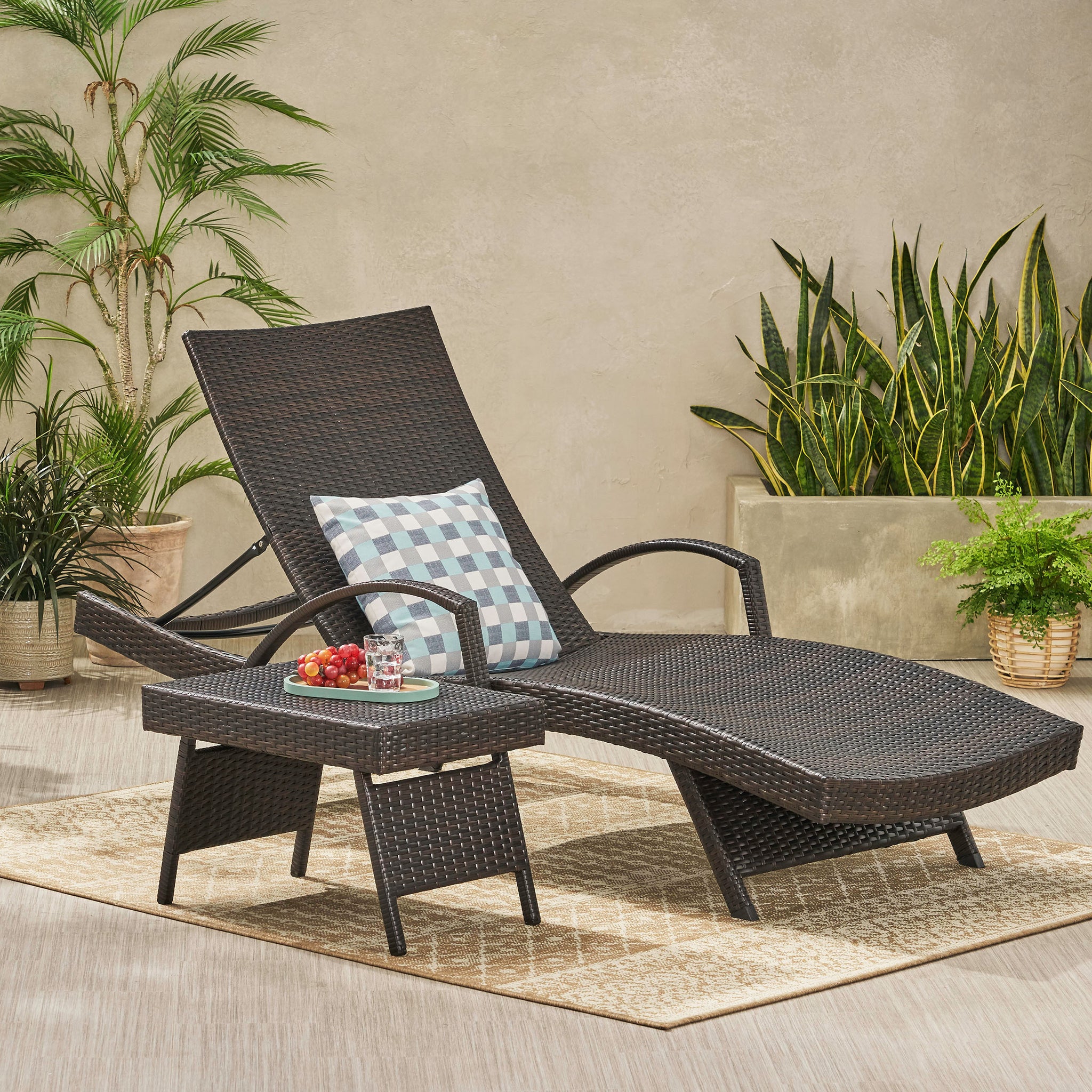 Lakeport Outdoor 2piece Brown Wicker Armed Chaise Lounge w/ Table