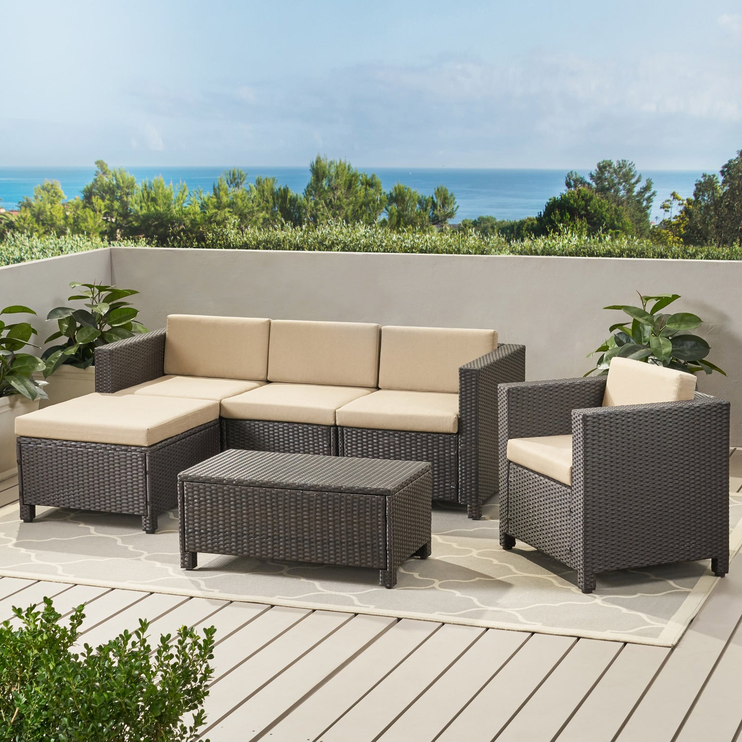 Venice 4-5-Seater Outdoor Sectional with Coffee Table