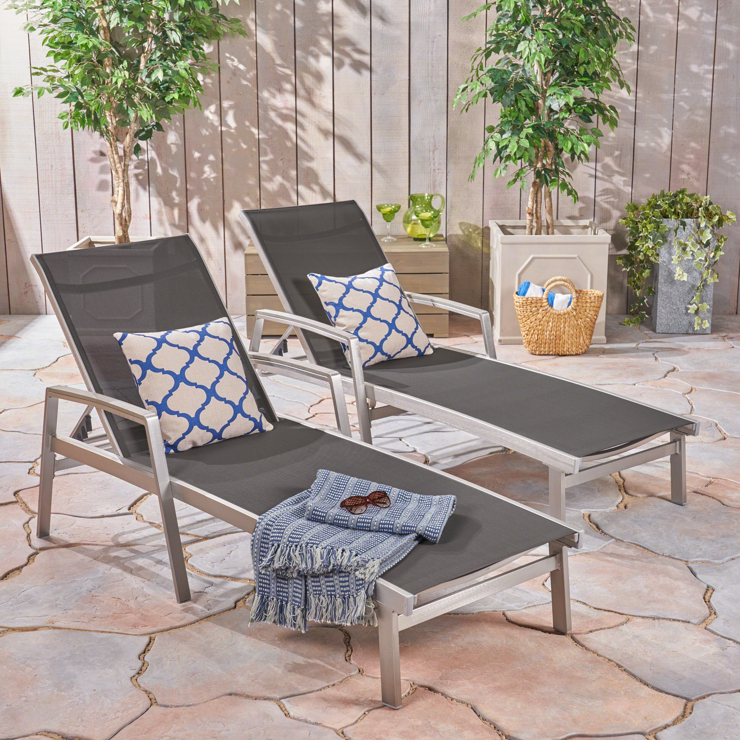aluminum mesh lounge chairs