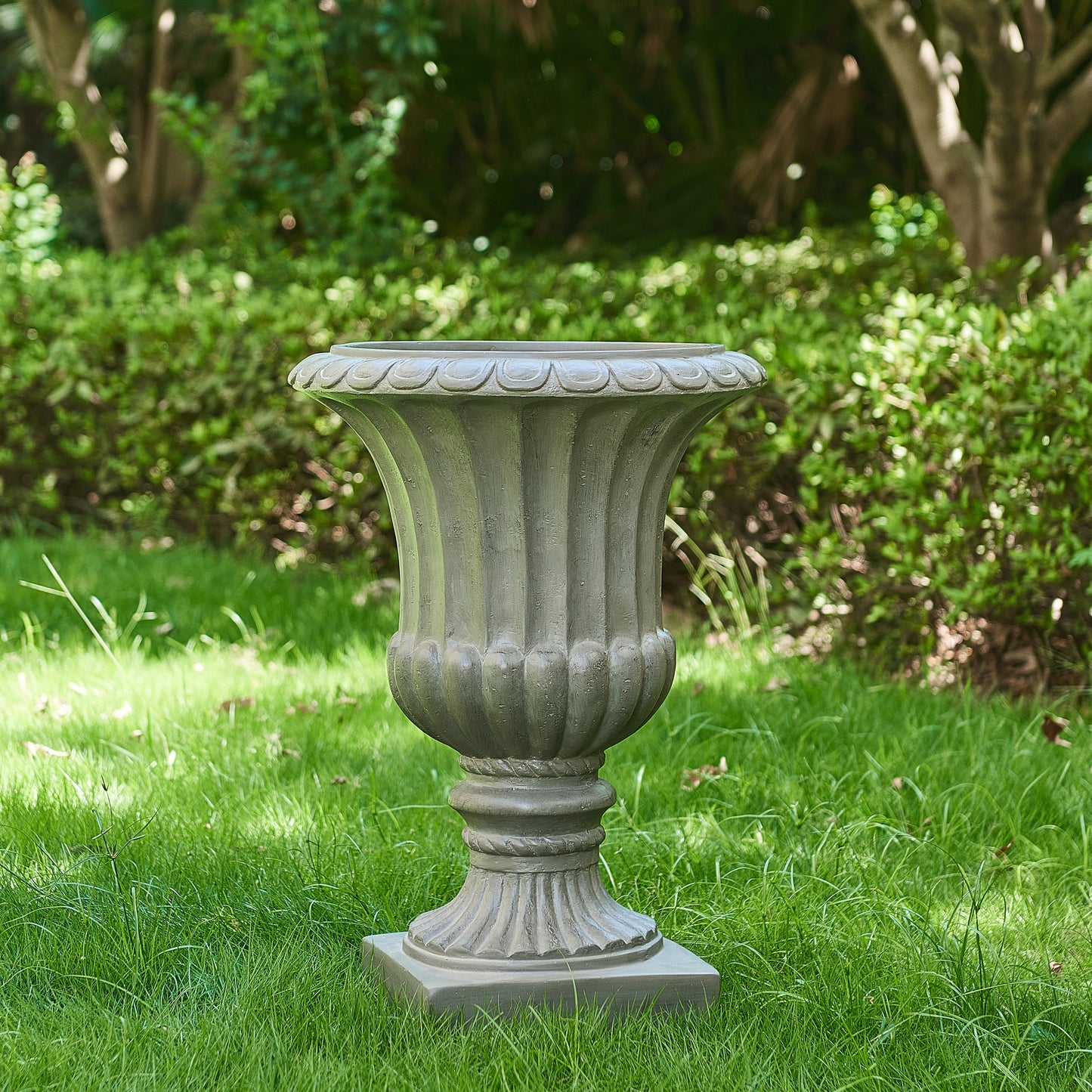 Alder Outdoor Magnesium Oxide Garden Urn Planter, Antique White