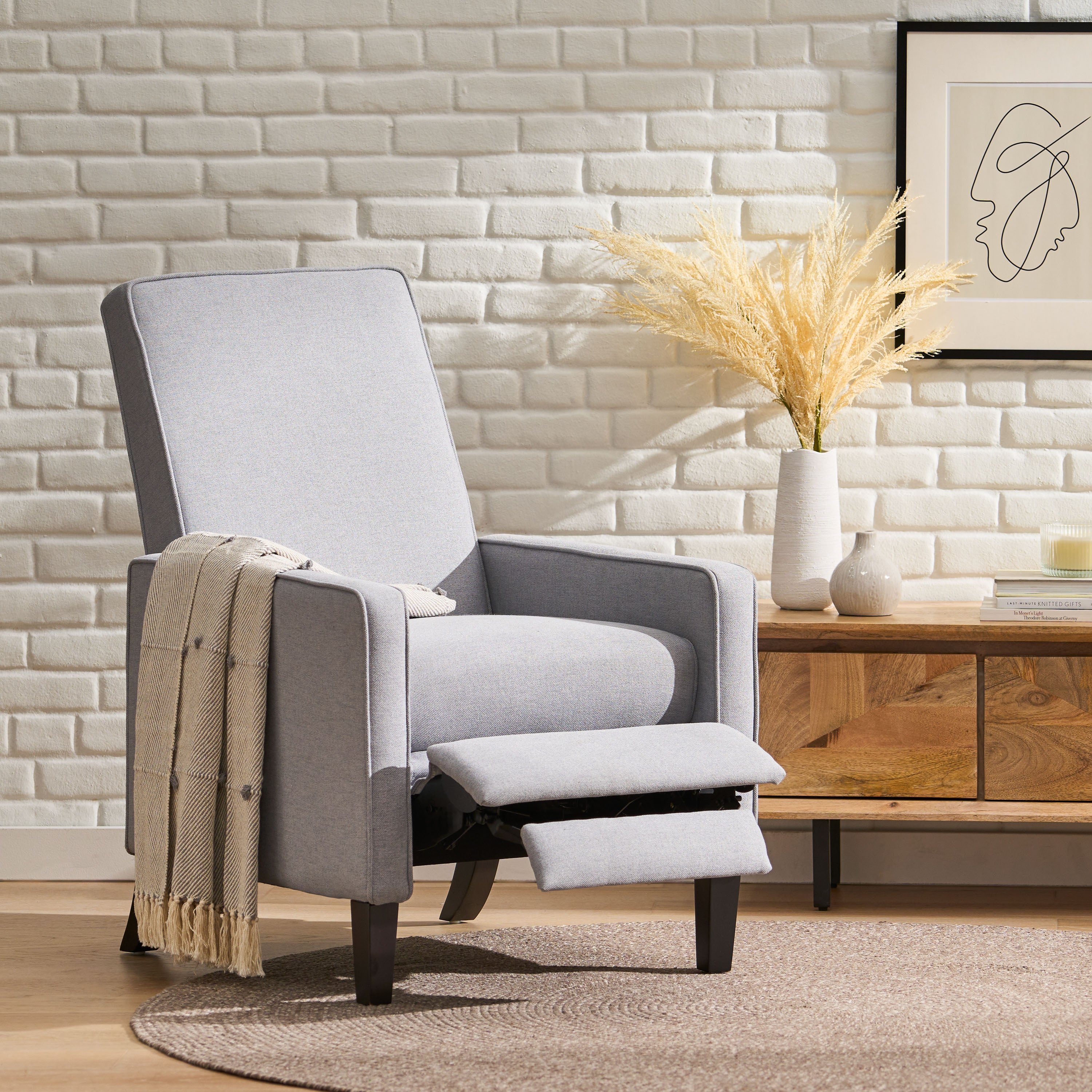 Minimalist modern deals recliner chair