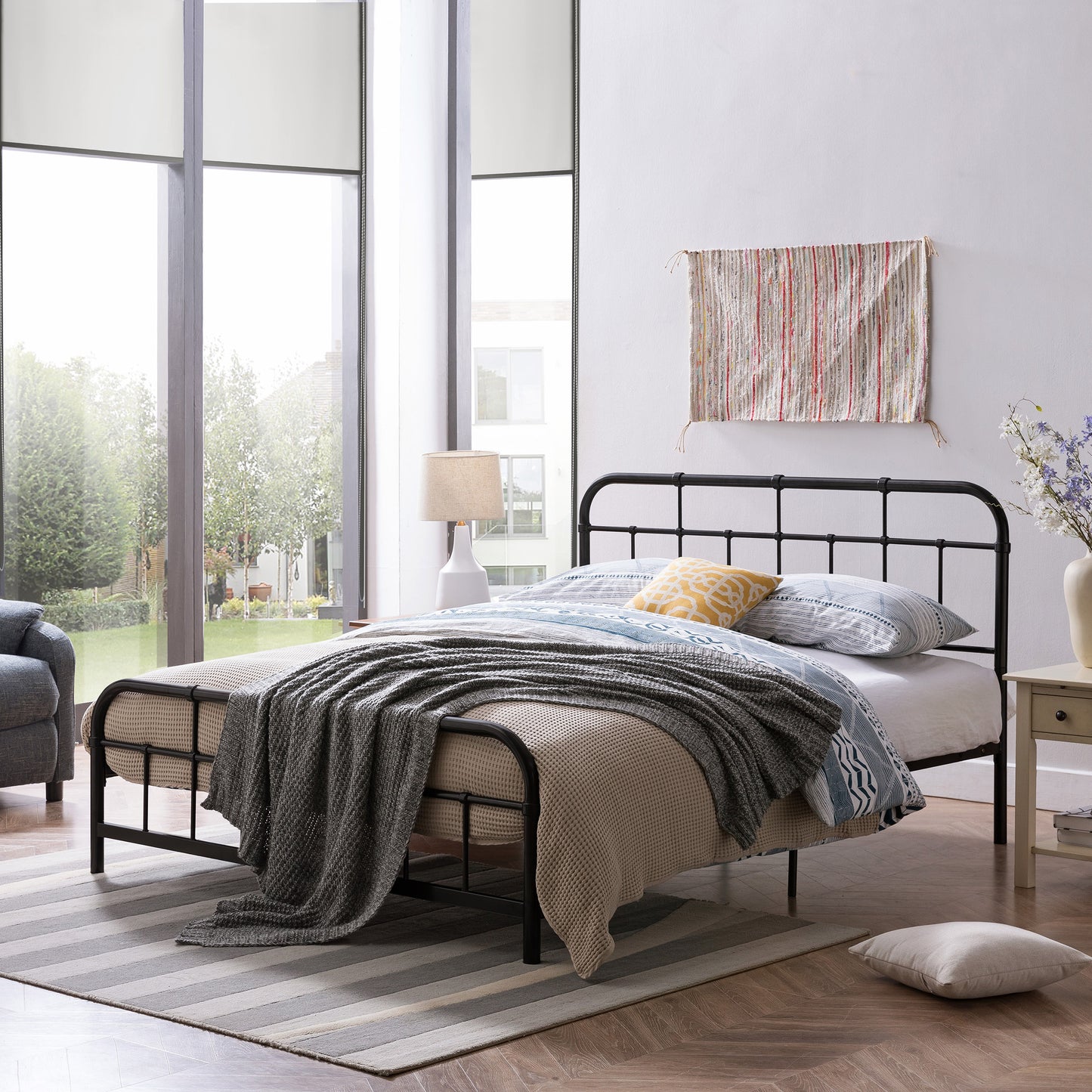 Sylvia Queen-Size Iron Bed Frame, Minimal, Industrial
