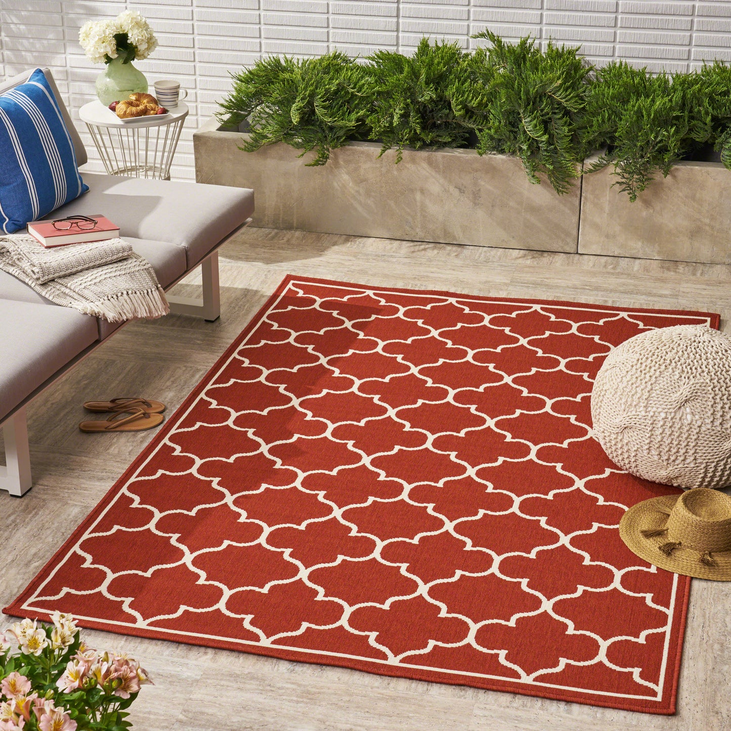 Ferncliffe Indoor/Outdoor Geometric Area Rug, Red and Ivory
