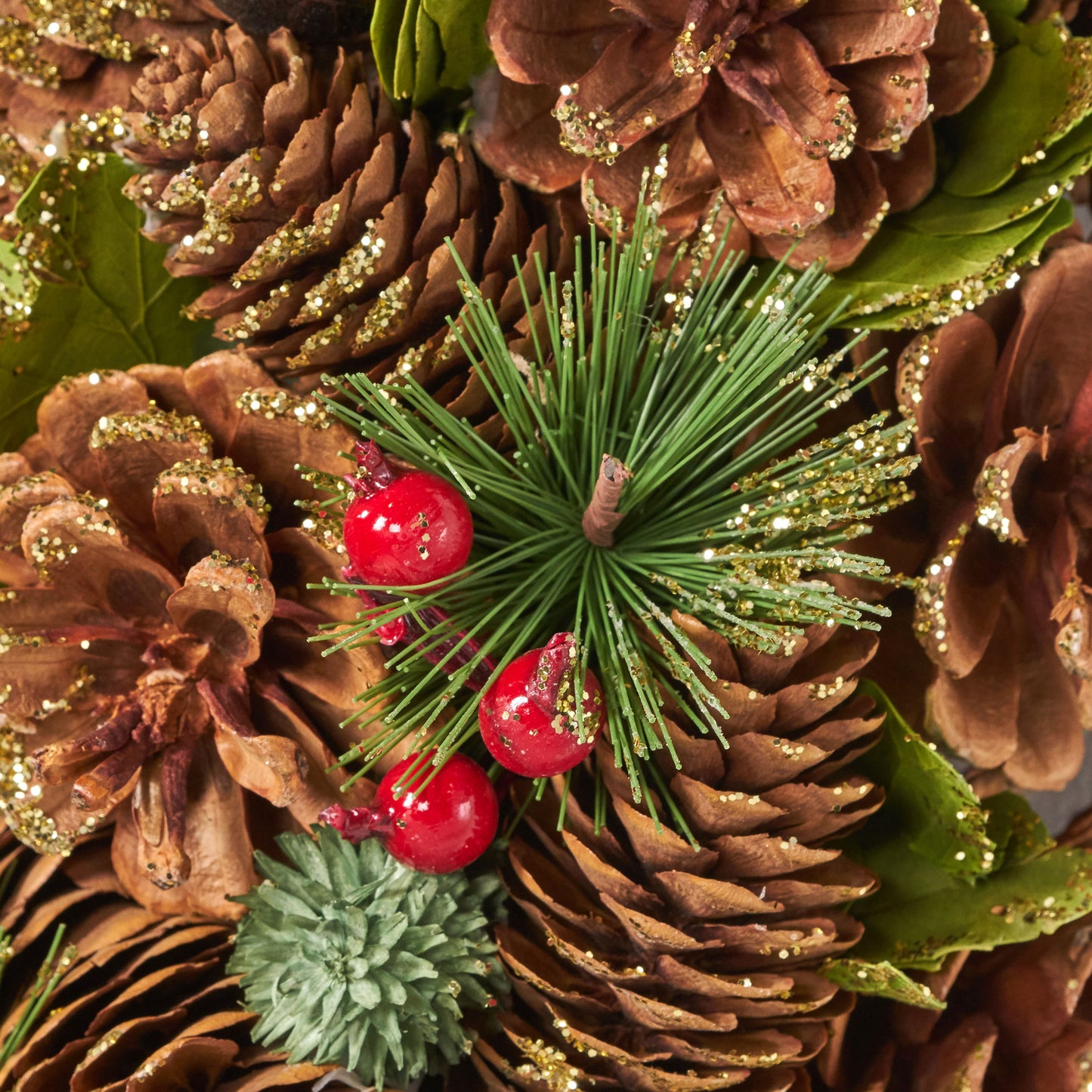 18.5 Inch Artificial Pinecone and Glitter Christmas Wreath